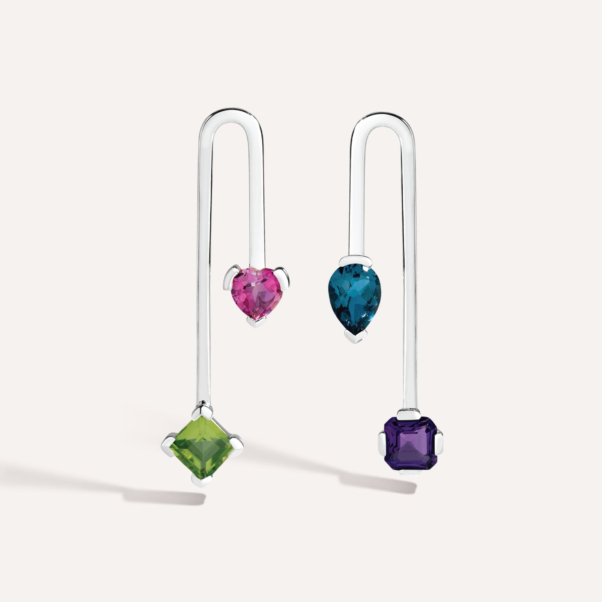 On My Way To Wonderland Earrings - LÚDERE