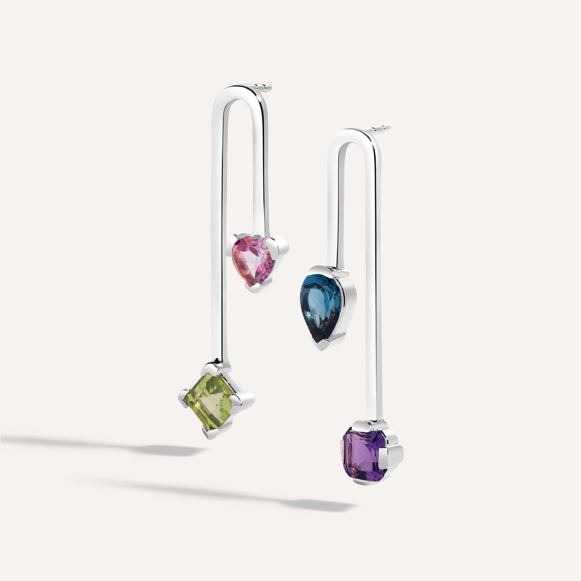 On My Way To Wonderland Earrings - LÚDERE