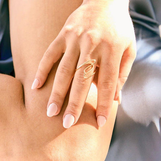 Something In The Way She Moves Ring - LÚDERE Jewelry