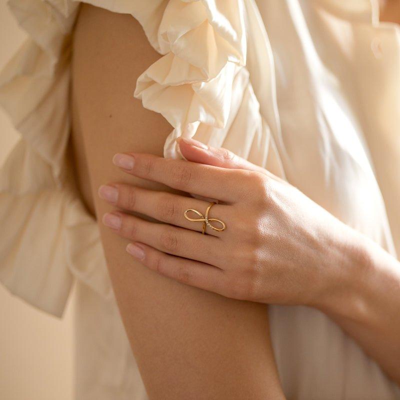 Take My Hand, We’ll Run Forever Ring - LÚDERE Jewelry