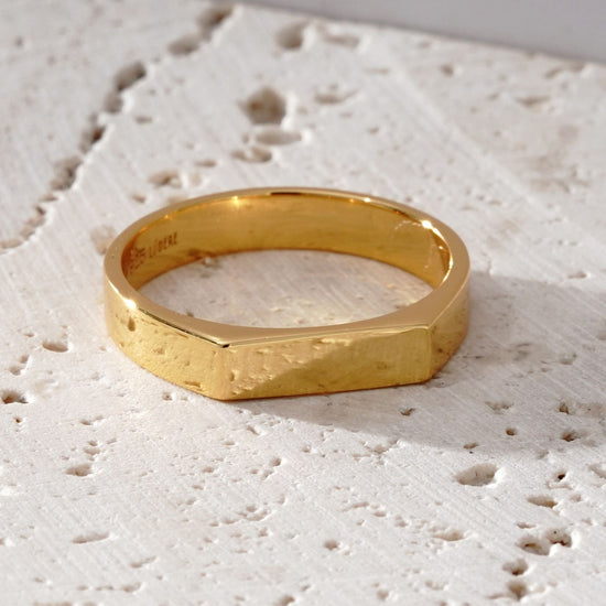 Ditch Your Comfort Zone Ring - LÚDERE