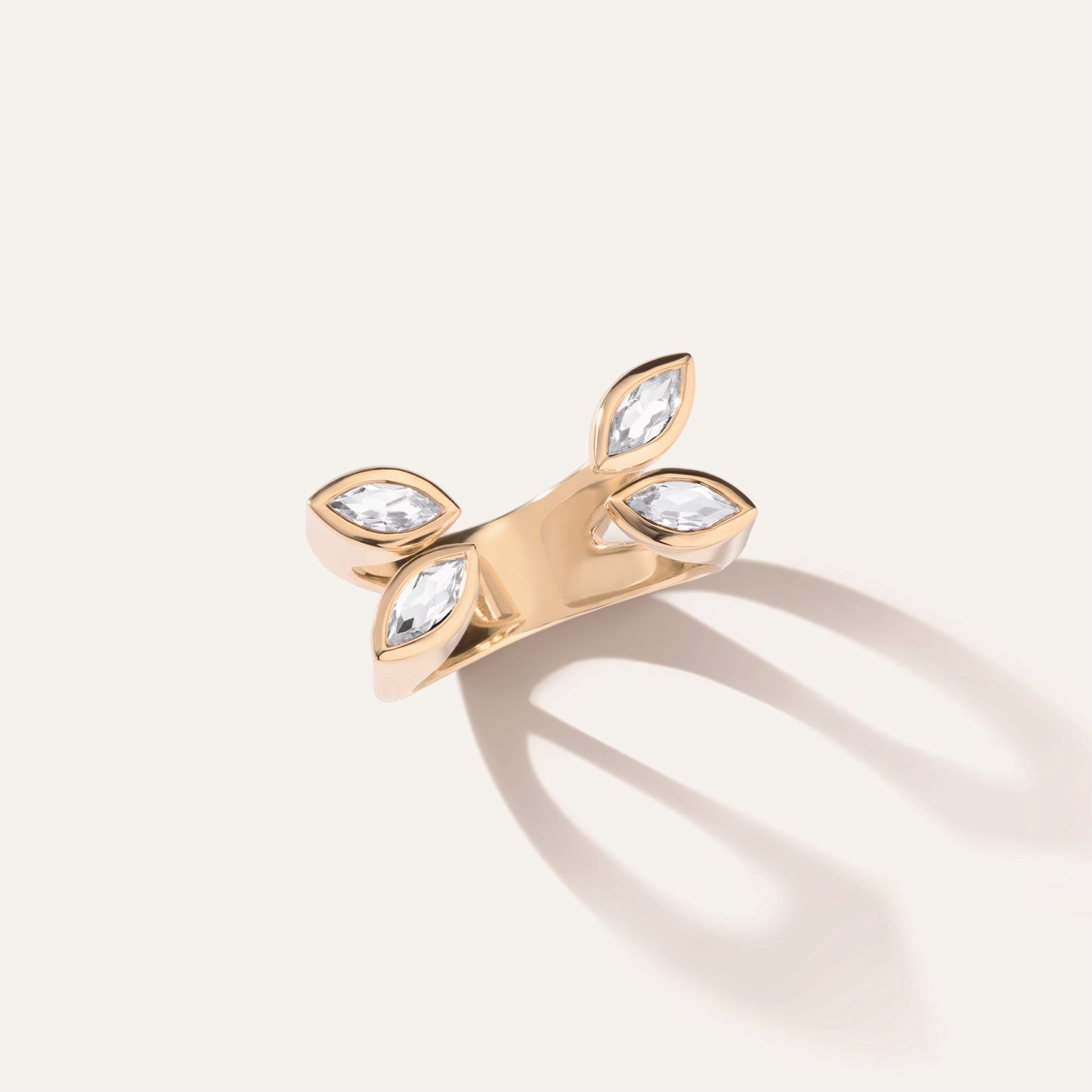 Main Character Ring - LÚDERE