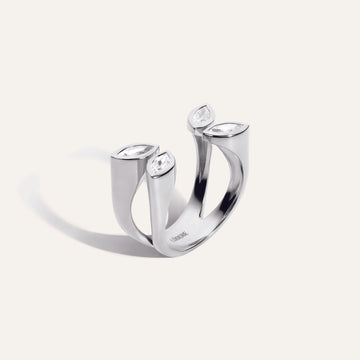 Main Character Ring - LÚDERE