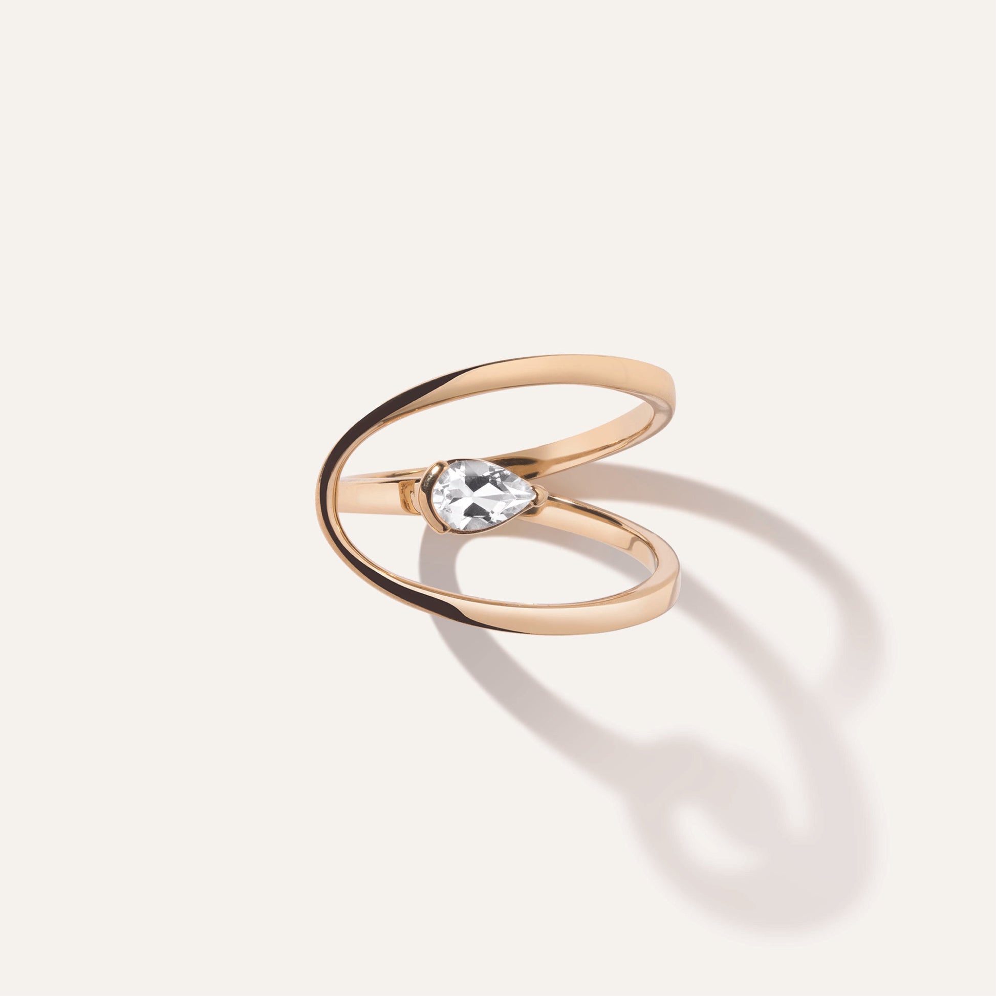 Plot Twist Ring - LÚDERE