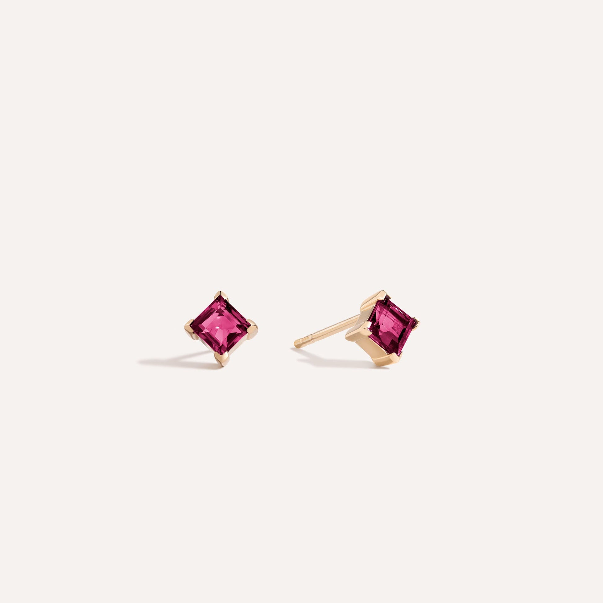 Make Believe Square Stud Earrings - LÚDERE